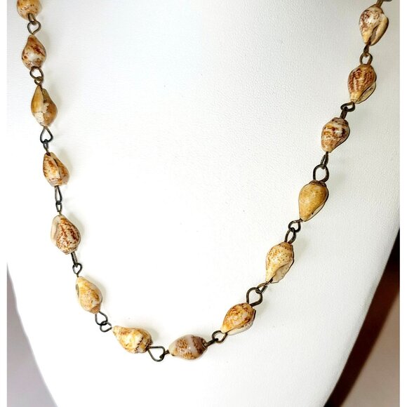 Vintage Seashell Necklace 28" Single Strand Luau Fashion Jewelry CT224 - Picture 5 of 7